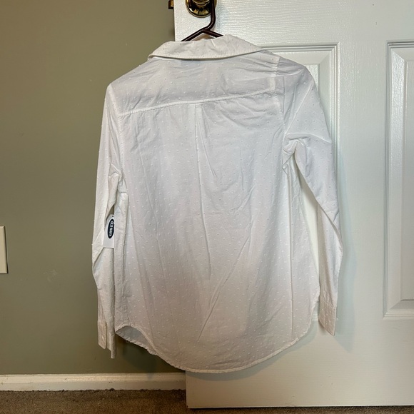 Old Navy Classic White Textured Shirt - Picture 2 of 4